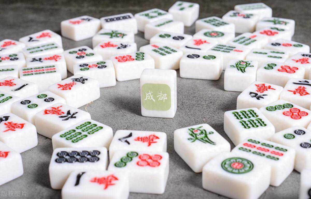 江苏：48岁新郎迎娶52岁新娘，俩人打麻将认识，恋爱7年都是头婚