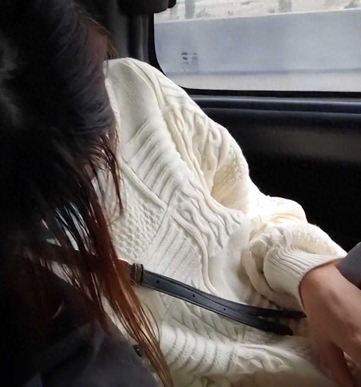 故事：高铁上，陌生美女靠着我睡着了，后来与她度过三天浪漫之旅