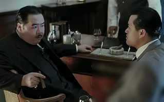 至尊：突然听到枪声，场面一片混乱，一场精彩的枪战就要开始了