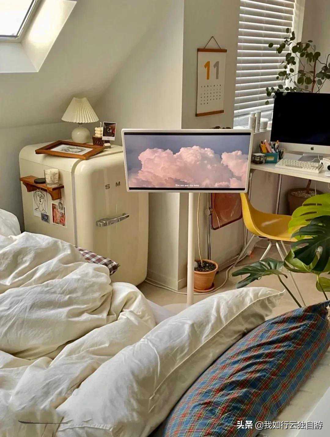 韩国博主的中古风阁楼小屋：带天窗的迷你屋