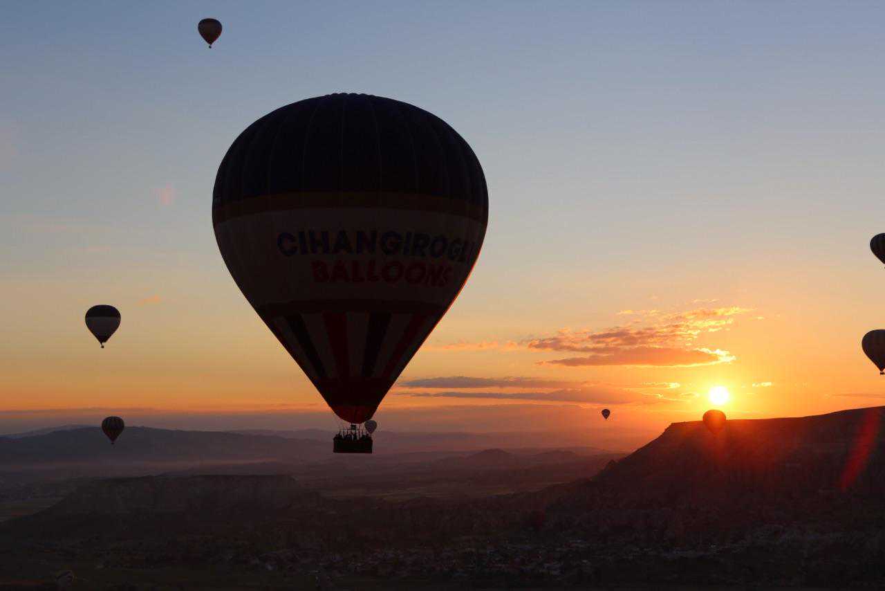 1974年，一只直径15米的间谍气球飘到河北，总理下令：务必击落
