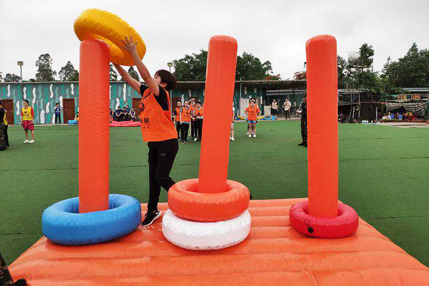 风靡世界的汉诺塔游戏