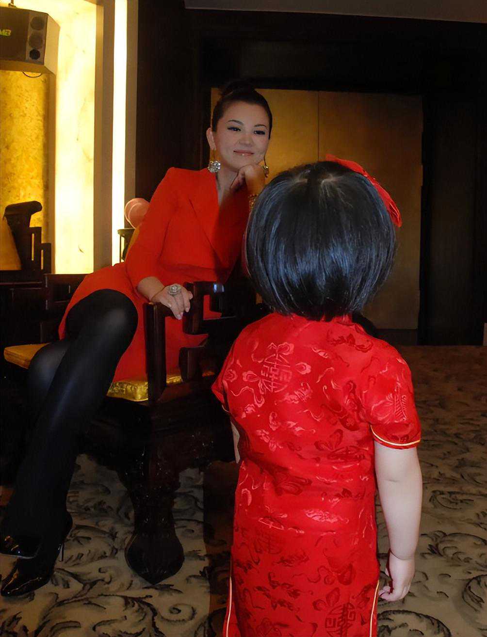 《爸爸去哪儿》十周年：开播即巅峰，从此没谁比这5娃还要“浪”