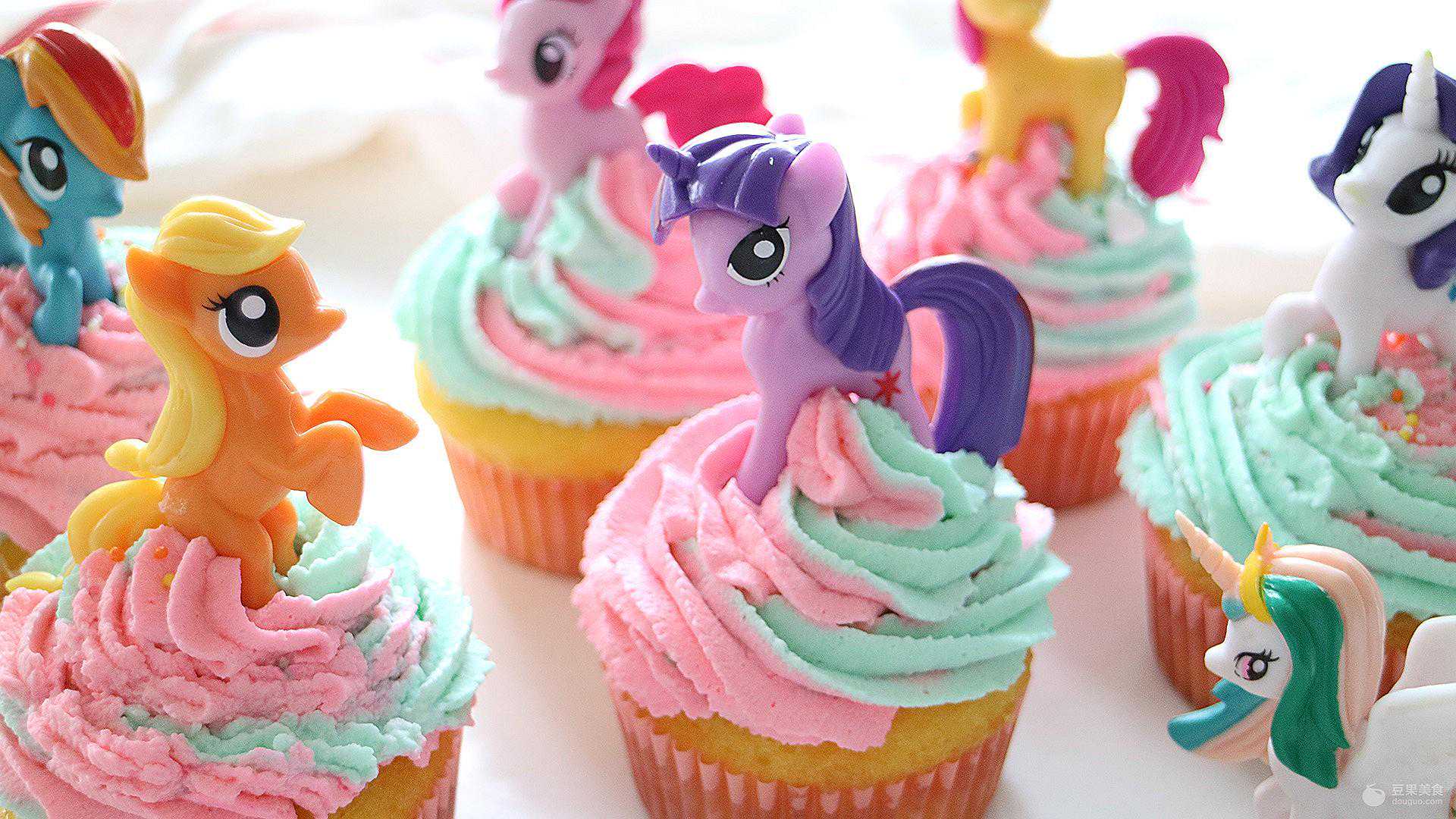 最棒儿童节，火遍全球的小马宝莉彩虹蛋糕，微波炉就能做