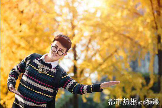 本周四晚上锁定热报直播 广场舞王子教你宅家动起来