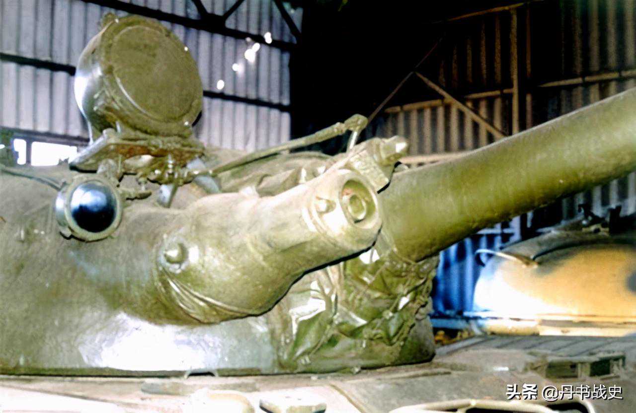 会喷火的五对负重轮，苏联TO-55喷火坦克，火焰与炮弹齐飞