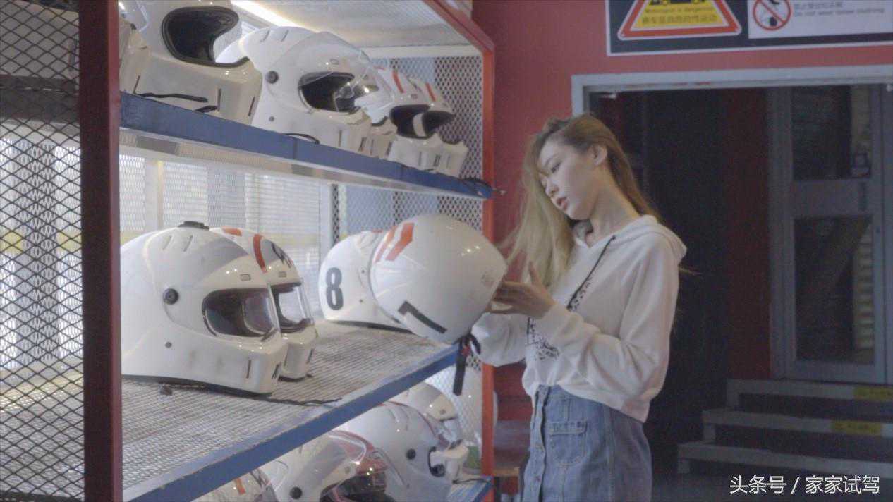 爽到尖叫！美女卡丁车赛道体验奕泽！