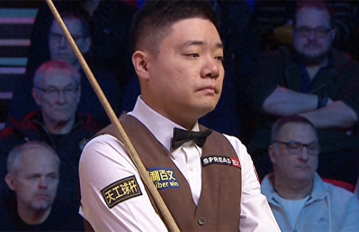 最强制作人！开坦克上战场，单挑棕熊，做出国民游戏养活一个城市