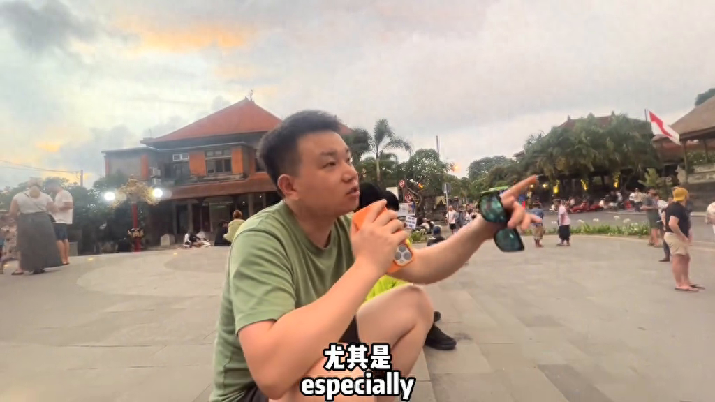 巴厘岛乌布，世界上最小的皇宫就在这#英语口语