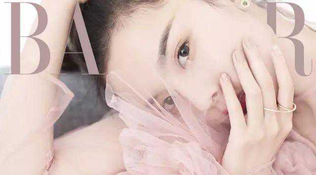 宋祖儿米兰看秀电眼无敌！击退黑眼圈大招让你自拍再不用磨皮！