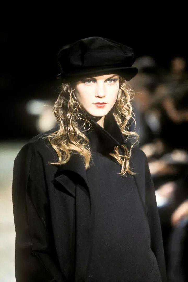 老狐狸林德沃女士，她一个媚眼让女人都能沉迷