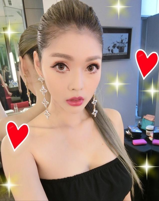 她是台湾电眼名模，傻人有傻福嫁大15岁富豪，1继女1子人生圆满