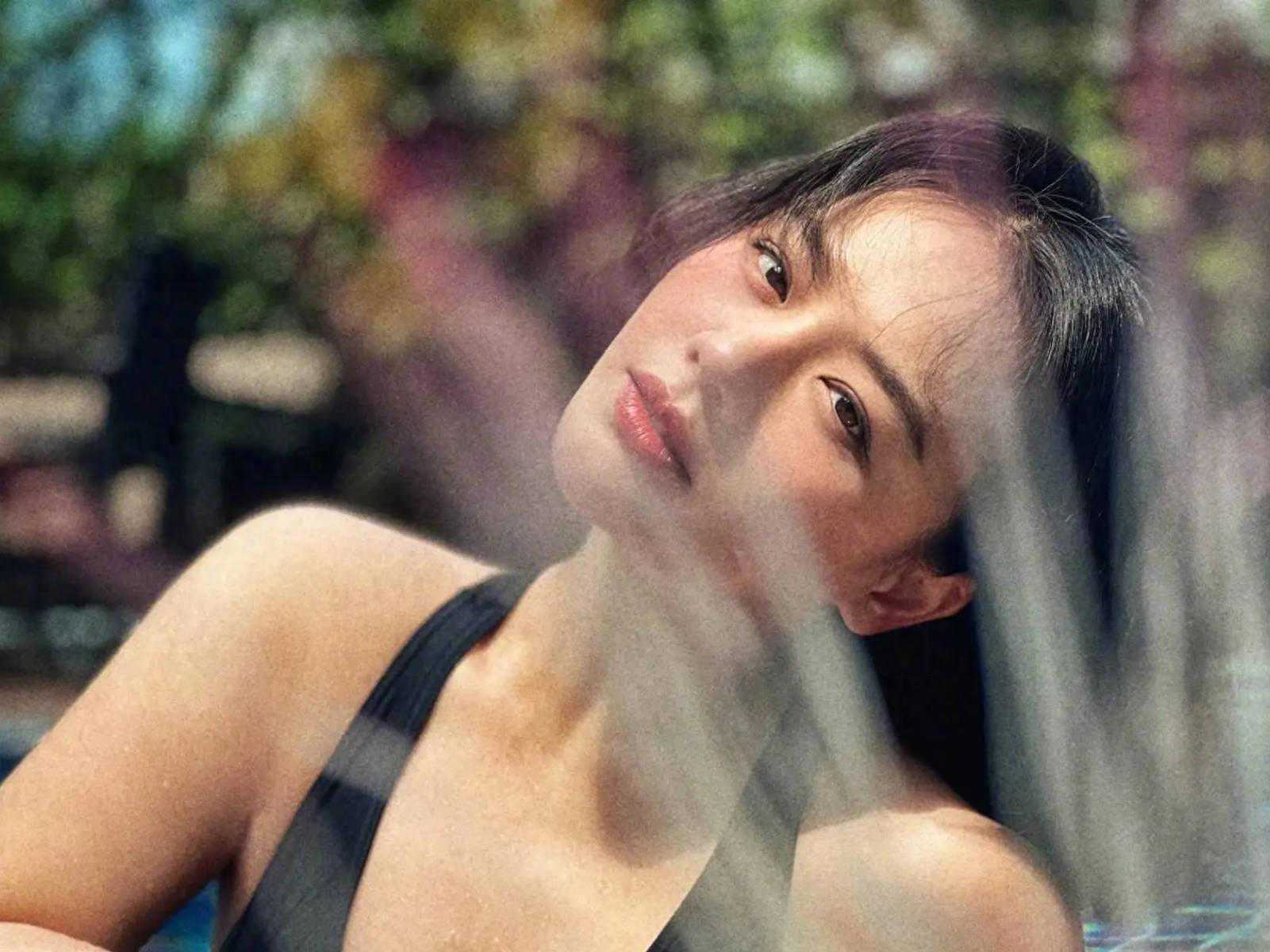 惊艳亮相！马思纯化身水下美人鱼，腿长身姿火辣