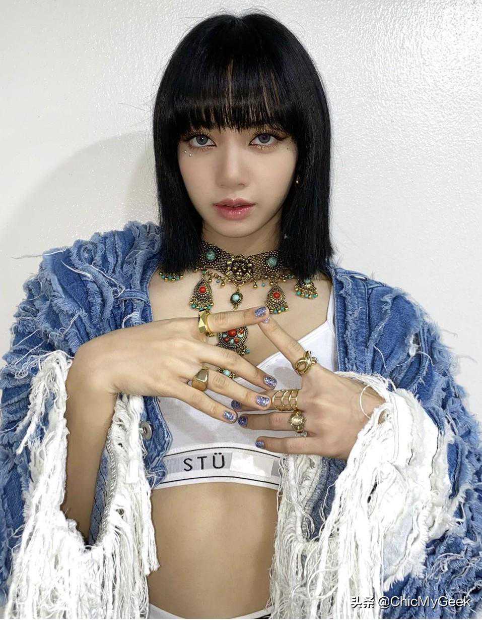 Lisa 24岁生日快乐！回顾人间芭比台上台下百变造型