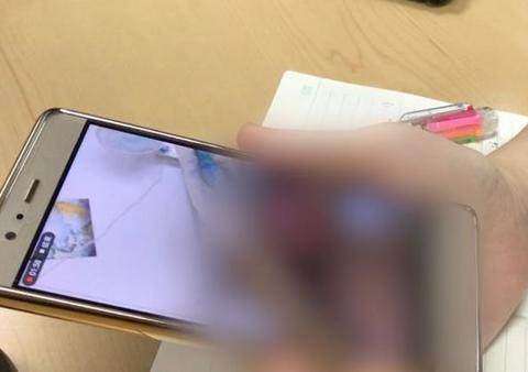 儿童网游暗藏色魔 男孩游戏充5.8万 手游低龄化现象令人担忧 网络监管不能玩“暧昧”