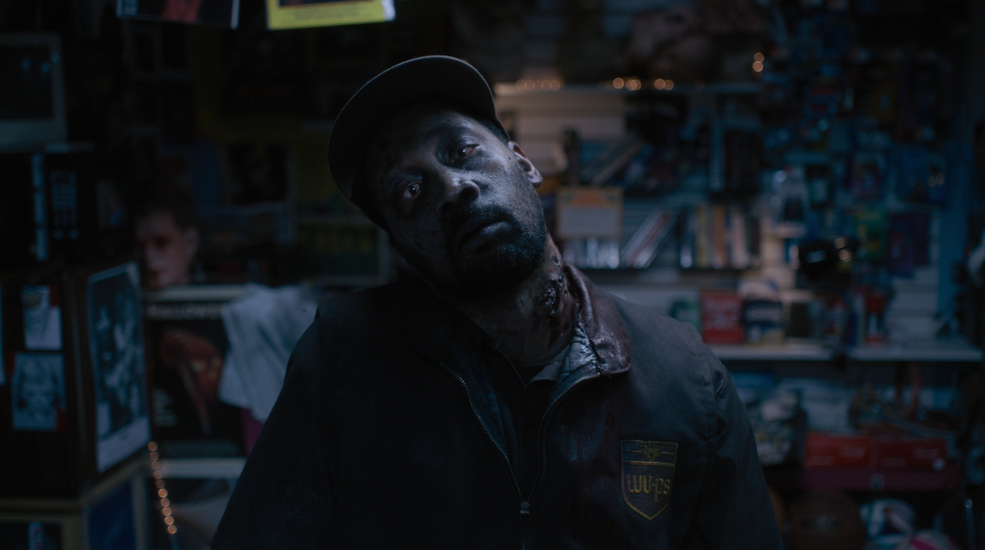 今年最刺激的丧尸片！三警察对抗数千丧尸，最后向外星人求助