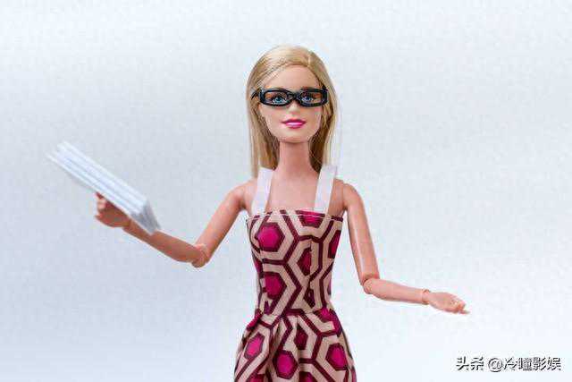 玛格特·罗比：金球奖上的芭比造型震撼全场