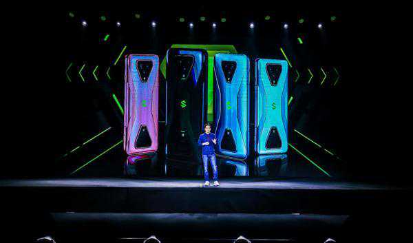 黑鲨联合腾讯游戏发布全球首款5G游戏手机 售价3499元起