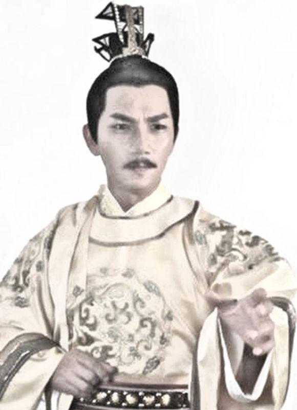 他为什么两度为帝却三让皇位？他追求的究竟是什么？