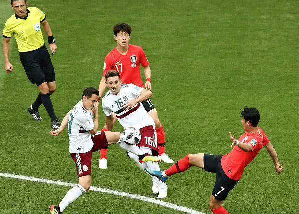 韩国队将功夫足球演绎到极致！47次犯规笑傲群雄 6张黄牌舍我其谁