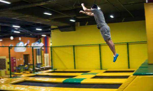 打雪仗、撞击游戏、蹦床时受伤，都要“自甘风险”？