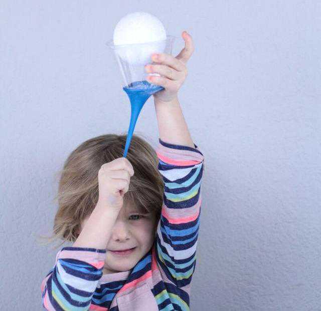 在家也可以带孩子“打雪仗”！实验小游戏轻松玩转牛顿运动定律