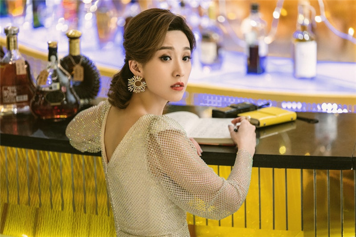 TVB深夜重播一部僵尸剧：郑秀文一人分饰两角，关宝慧是童年噩梦