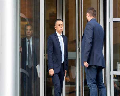 1、公交车上，一个男的凑了过来，偷偷亲了我一下……...