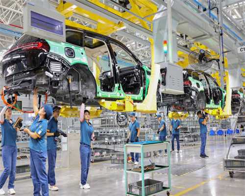 葡萄牙女孩跟老公在圣马力诺生孩子，有钱却租房住